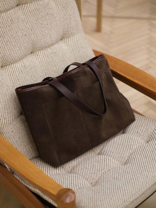 JOHN AND MARY - LEZAMA gorzka czekolada torba zamszowa 11