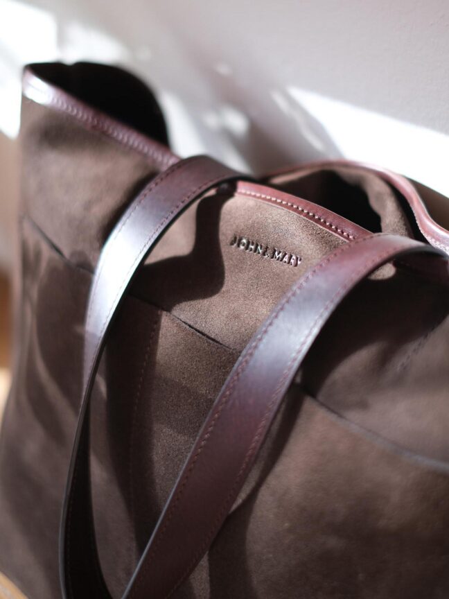 JOHN AND MARY - LEZAMA gorzka czekolada torba zamszowa 16